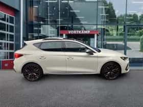 CUPRA Leon (2024) thumbnail 4