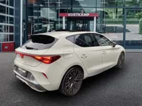 CUPRA Leon (2024) thumbnail 5