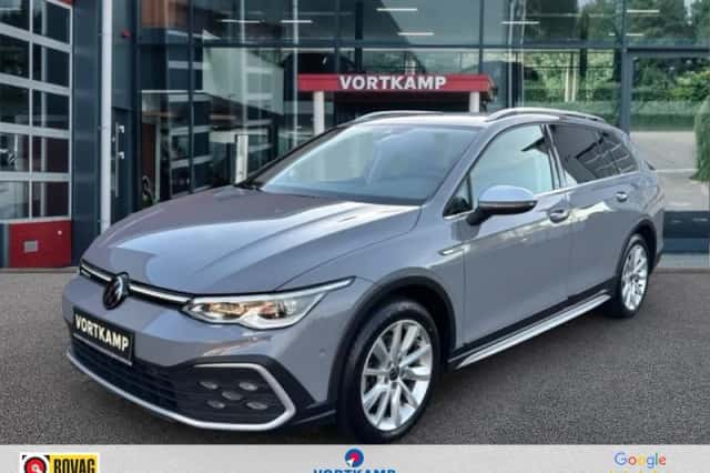 Volkswagen Golf (2022) thumbnail 1