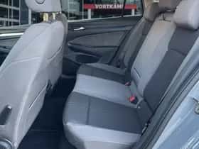 Volkswagen Golf (2022) thumbnail 12