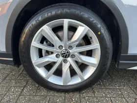 Volkswagen Golf (2022) thumbnail 9