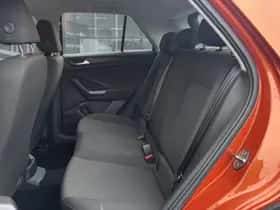 Volkswagen T-Roc (2018) thumbnail 12