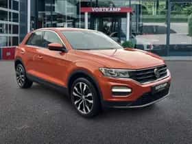 Volkswagen T-Roc (2018) thumbnail 3