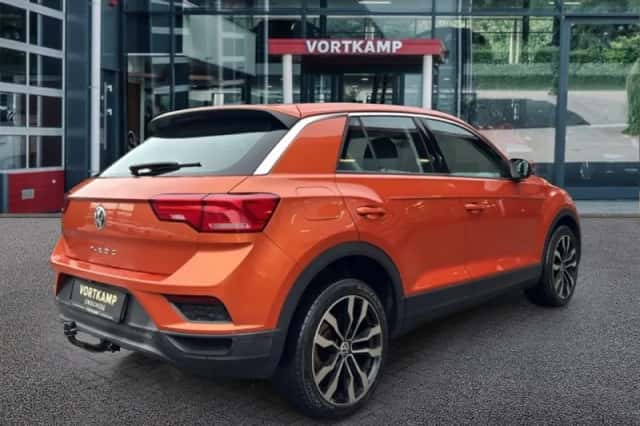 Volkswagen T-Roc (2018) thumbnail 5