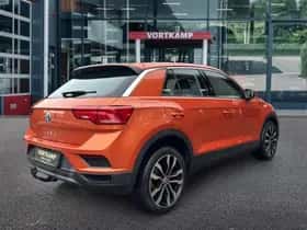 Volkswagen T-Roc (2018) thumbnail 5