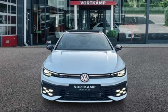 Volkswagen Golf (2026) thumbnail 2