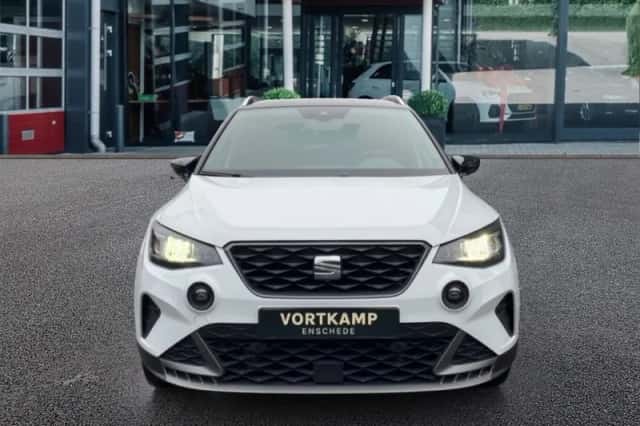 SEAT Arona (2022) thumbnail 2