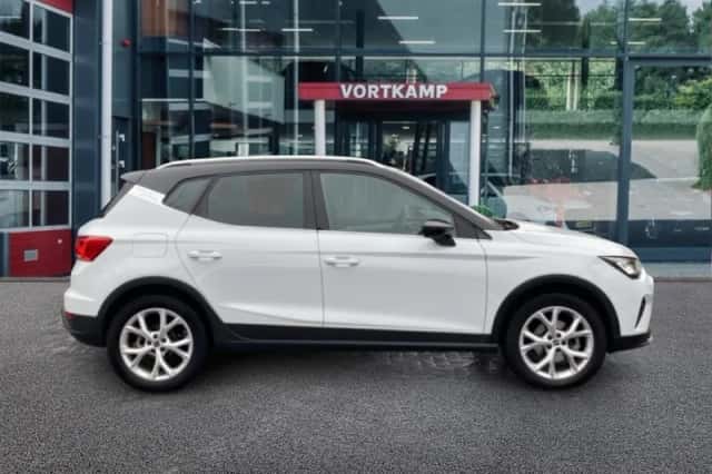 SEAT Arona (2022) thumbnail 4