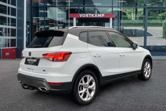 SEAT Arona (2022) thumbnail 5