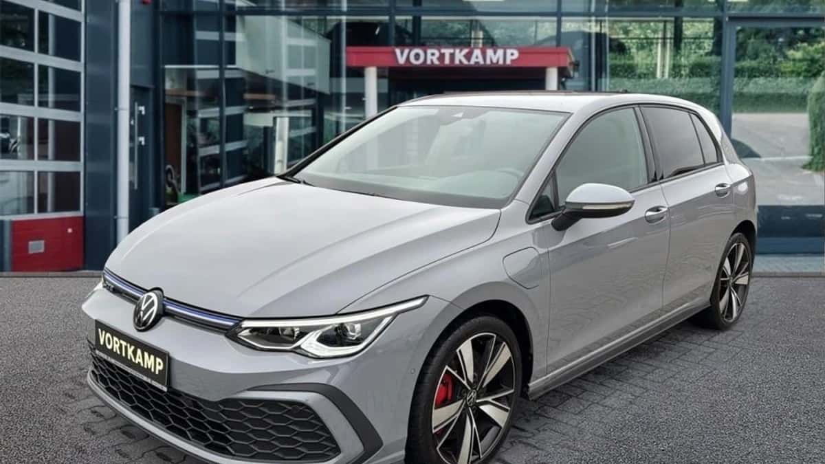 Volkswagen Golf (2021) — foto 1