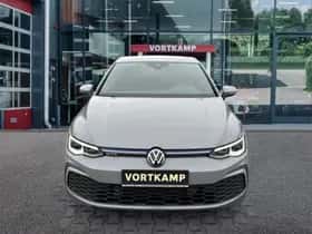 Volkswagen Golf (2021) thumbnail 2