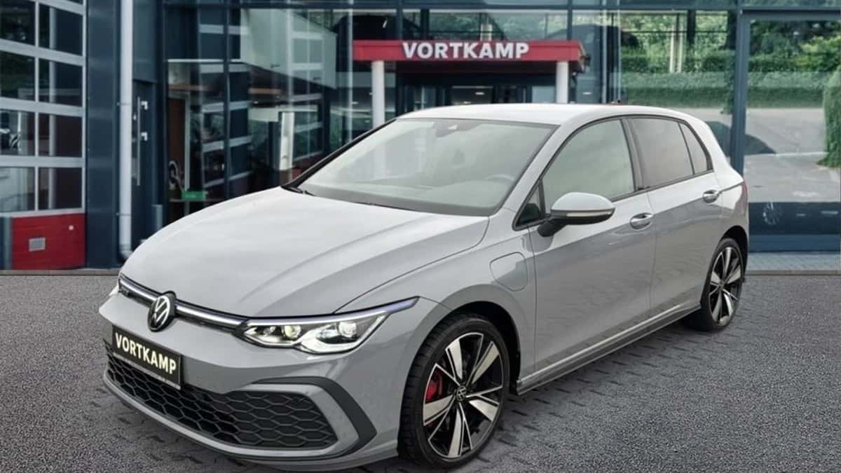 Volkswagen Golf (2022) — foto 1