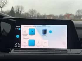 Volkswagen Golf (2022) thumbnail 24