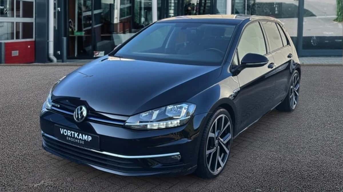 Volkswagen Golf (2020) — foto 1