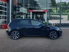 Volkswagen Golf (2020) thumbnail 4