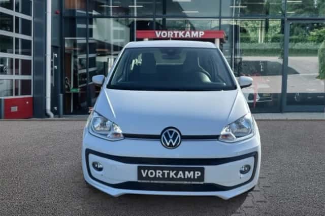 Volkswagen Up (2022) thumbnail 2
