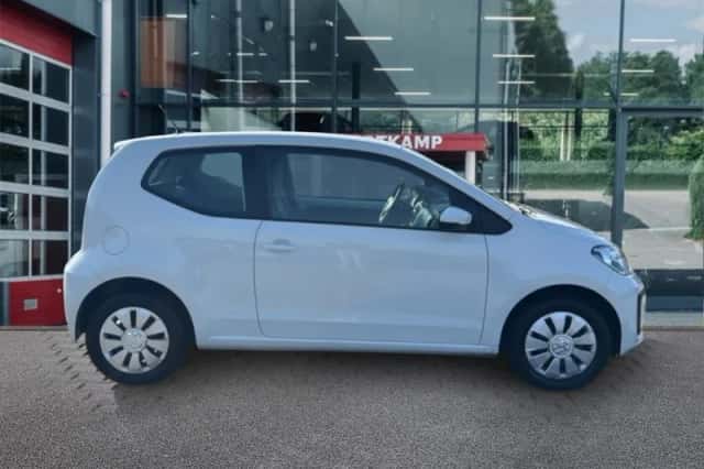 Volkswagen Up (2022) thumbnail 4