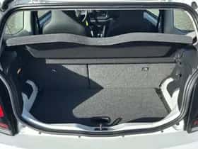 Volkswagen Up (2022) thumbnail 10