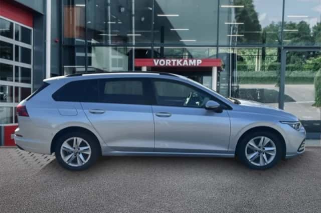 Volkswagen Golf (2021) thumbnail 4