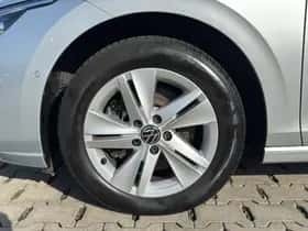 Volkswagen Golf (2021) thumbnail 9