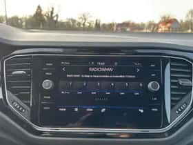 Volkswagen T-Roc (2022) thumbnail 25