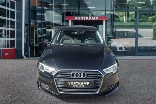 Audi A3 (2019) thumbnail 2