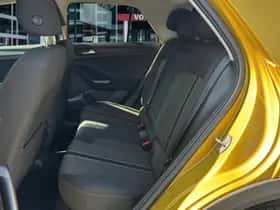 Volkswagen T-Roc (2021) thumbnail 11