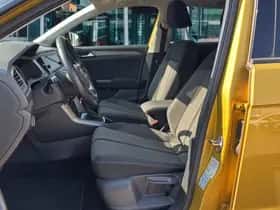 Volkswagen T-Roc (2021) thumbnail 10