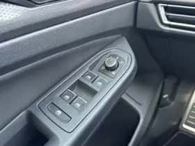 Volkswagen Golf (2021) thumbnail 19