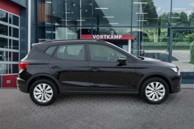 SEAT Arona (2022) thumbnail 4