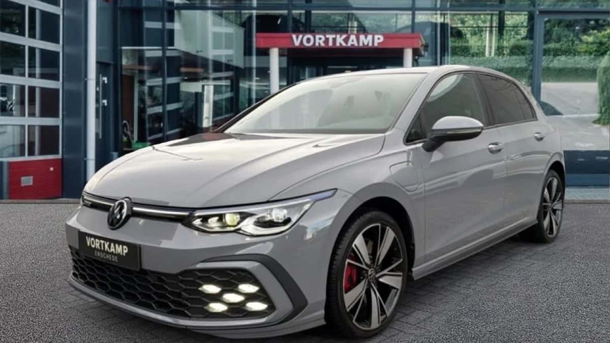 Volkswagen Golf (2021) — foto 1