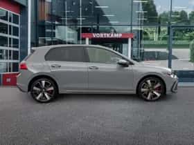 Volkswagen Golf (2021) thumbnail 4