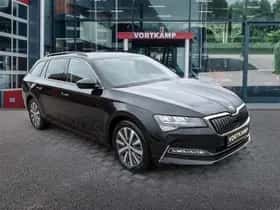 Škoda Superb (2022) thumbnail 3