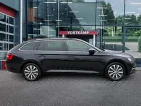 Škoda Superb (2022) thumbnail 4