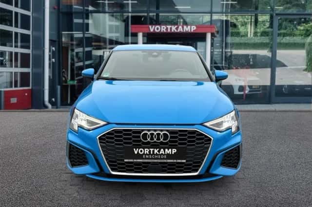 Audi A3 (2021) thumbnail 2