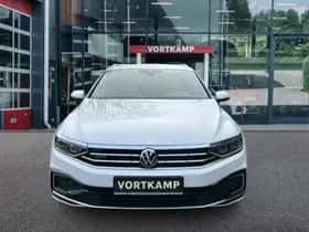 Volkswagen Passat thumbnail 2