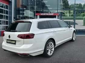 Volkswagen Passat (2020) thumbnail 5