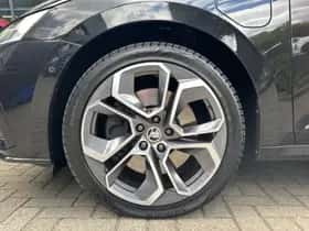 Škoda Octavia (2021) thumbnail 8