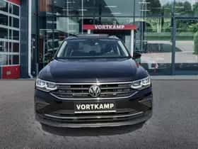 Volkswagen Tiguan (2022) thumbnail 2