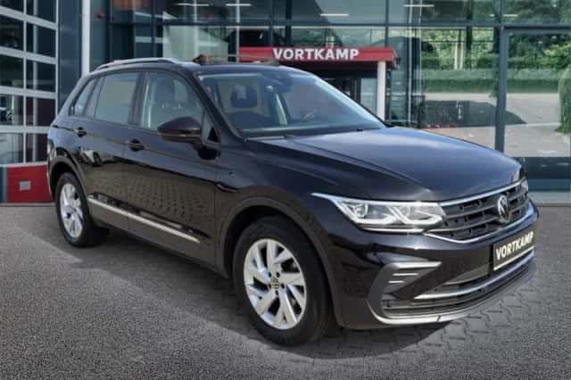 Volkswagen Tiguan (2022) thumbnail 3
