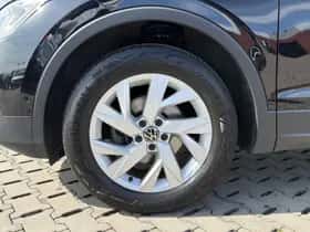 Volkswagen Tiguan (2022) thumbnail 9