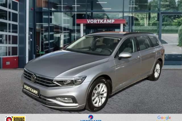 Volkswagen Passat (2023) thumbnail 1