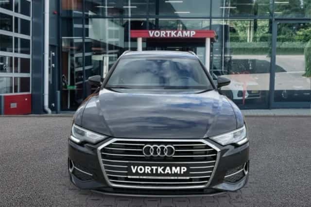 Audi A6 (2022) thumbnail 2