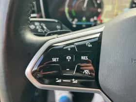 Volkswagen Touareg (2021) thumbnail 21