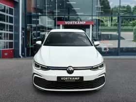 Volkswagen Golf (2022) thumbnail 2