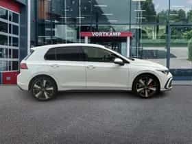 Volkswagen Golf (2022) thumbnail 4