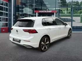 Volkswagen Golf (2022) thumbnail 5