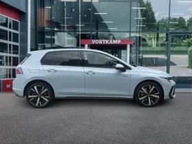 Volkswagen Golf (2025) thumbnail 4