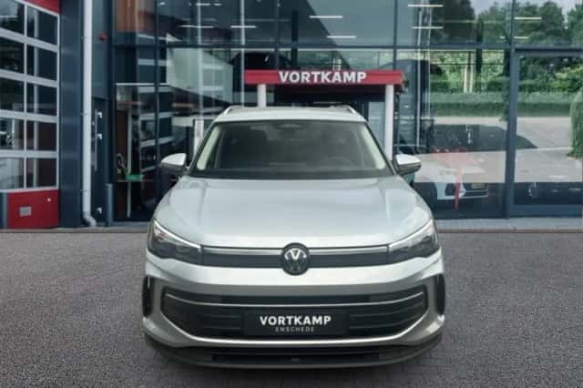 Volkswagen Tiguan (2026) thumbnail 2