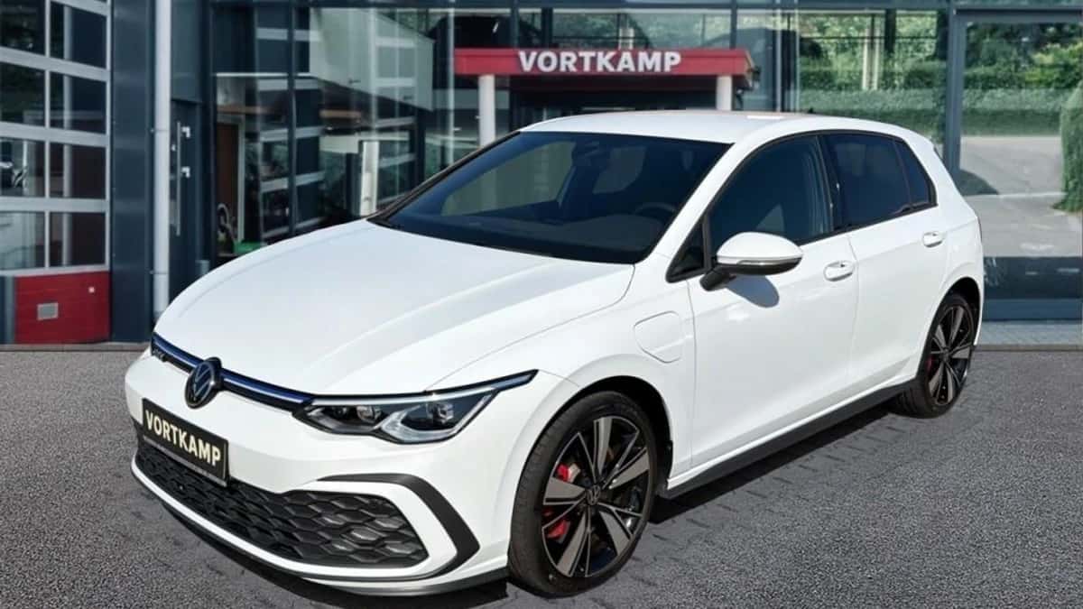 Volkswagen Golf (2021) — foto 1